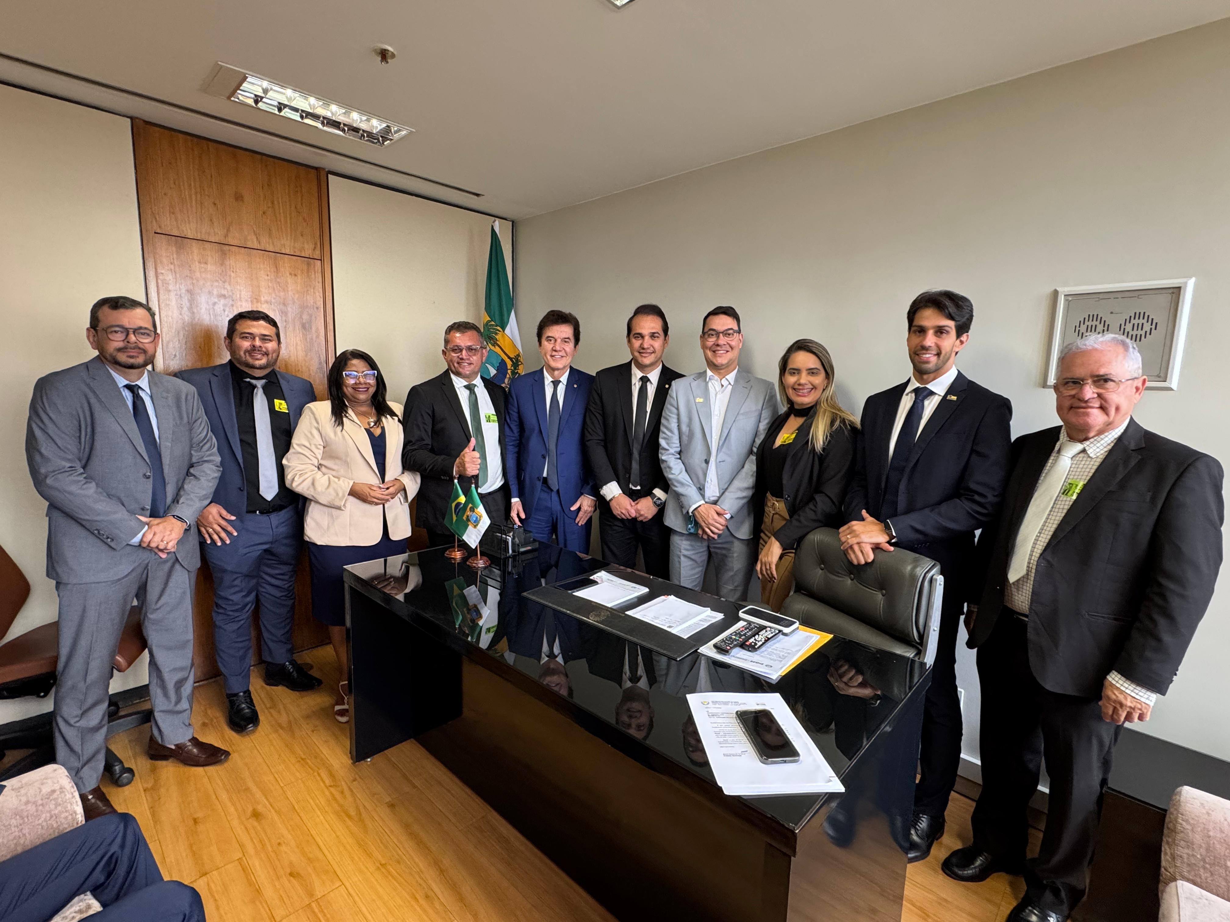 Nilda pede emendas para saúde e pavimentação em reunião com coordenador da bancada federal