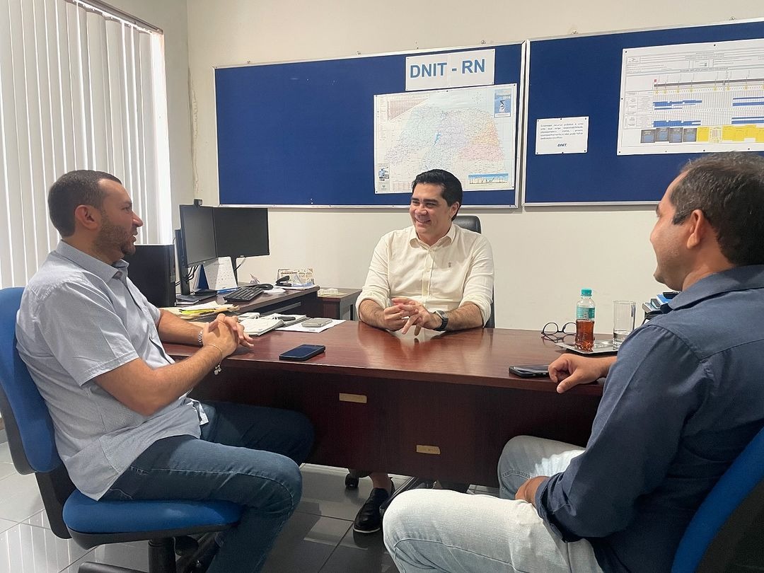 Emídio Júnior trata sobre obras na BR-304 e rotatória na BR-226 com superintendente do DNIT