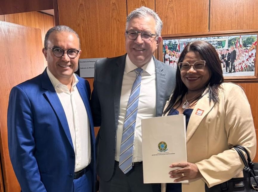 Nilda demonstra articulação e é recebida pelo ministro Alexandre Padilha no Palácio do Planalto