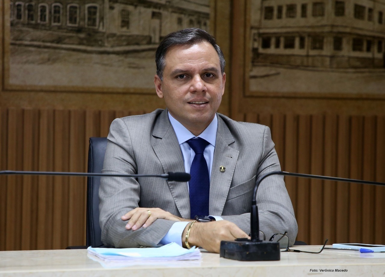 Aldo Clemente solicita emenda para drenar e pavimentar Parque Floresta