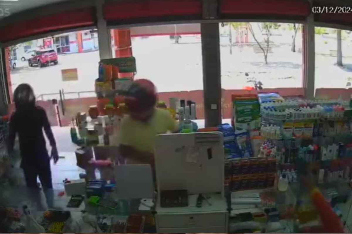 VÍDEO: Homens armados invadem e realizam assalto em farmácia na Zona Oeste de Natal