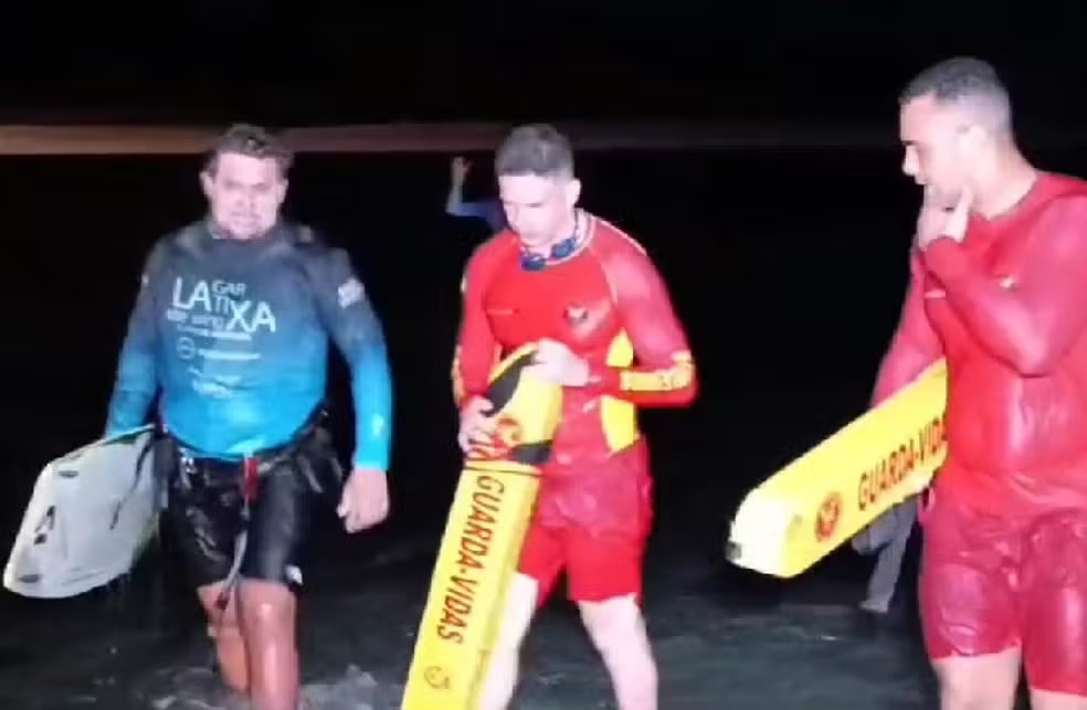 Grupo com mais de 20 de praticantes de kitesurf fica à deriva e é resgatado no mar no RN