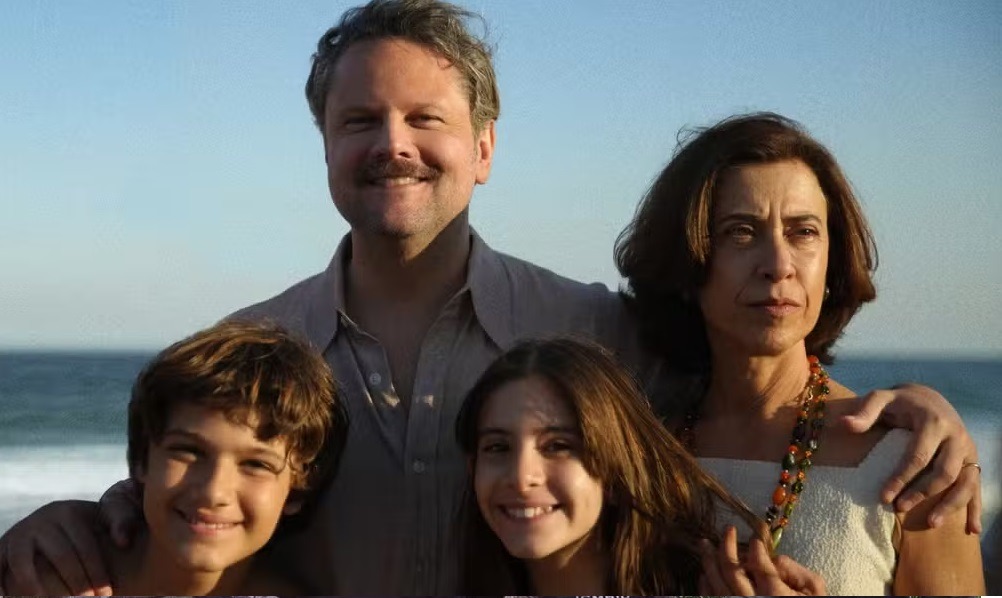 'Ainda Estou Aqui' e Fernanda Torres são indicados ao Globo de Ouro