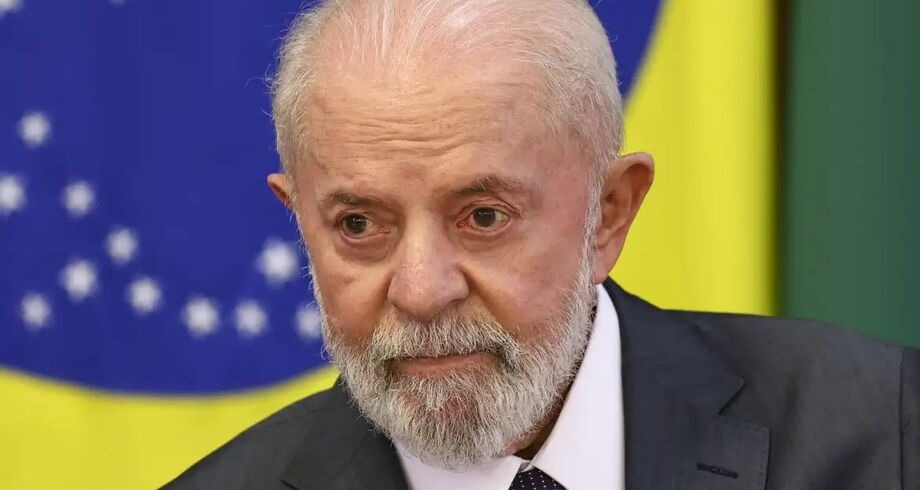 Lula é operado às pressas após sentir dor de cabeça