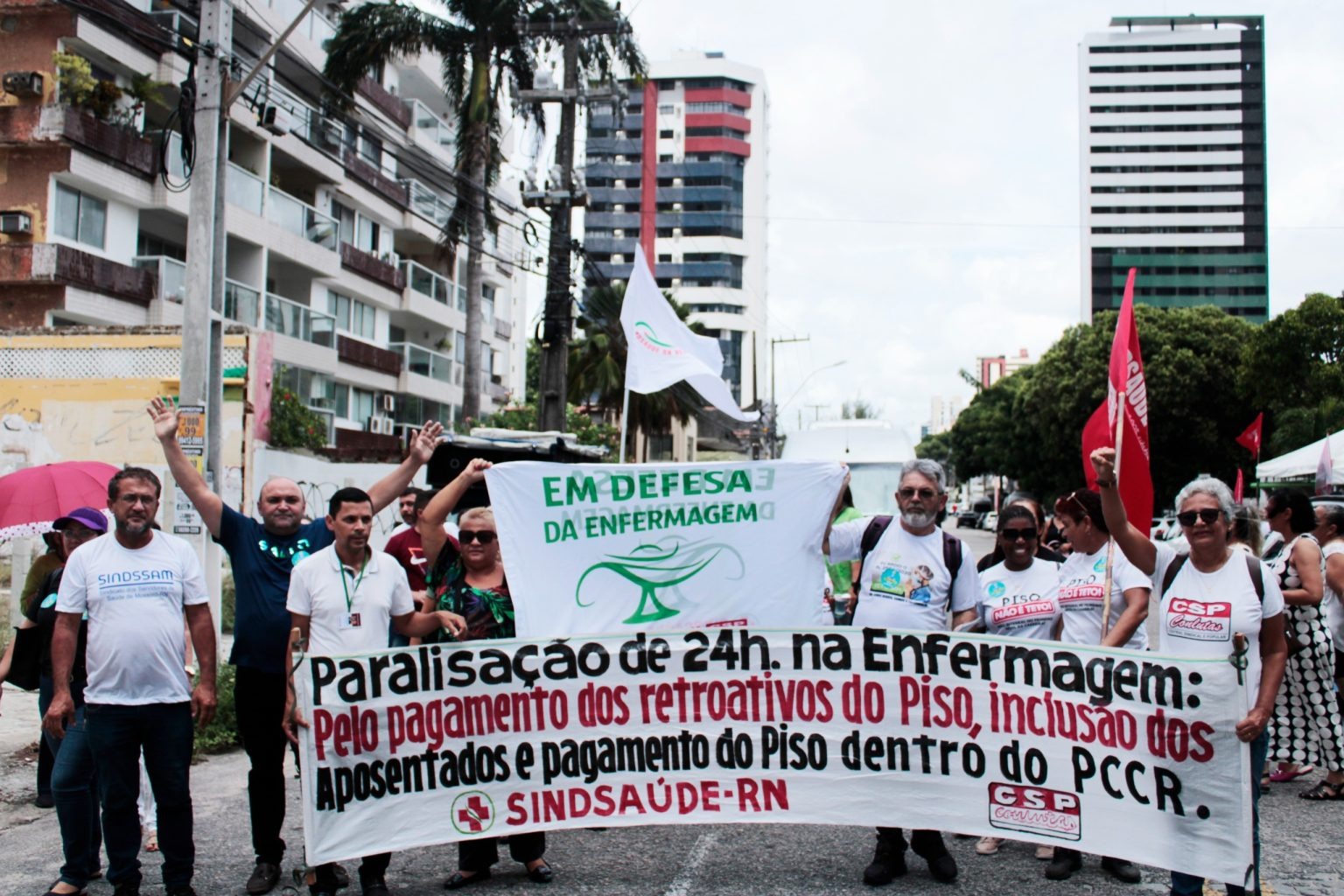 Profissionais da enfermagem irão paralisar as atividades por 24 nesta quarta-feira (11)