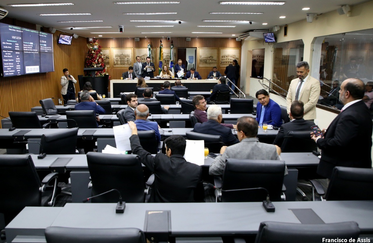 Vereadores de Natal aprovam 45 projetos em regime de urgência