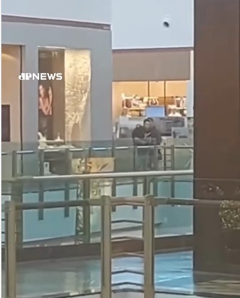 VÍDEO: Tiroteio durante assalto em shopping de Manaus gera pânico; assista