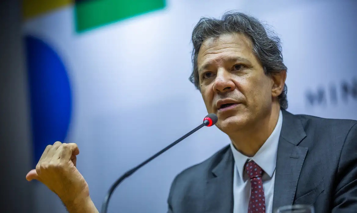 Gestão econômica de Haddad é rejeitada por 34% da população, diz Datafolha