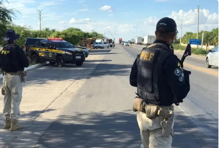 Dois irmãos morrem em colisão frontal entre moto e caminhão na BR-226 no RN