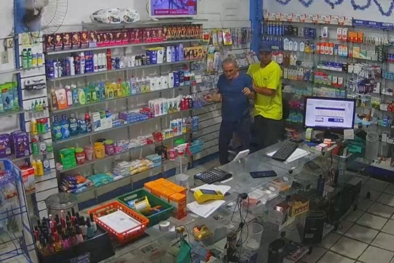 VÍDEO: Idoso é agredido em assalto à farmácia no bairro da Redinha
