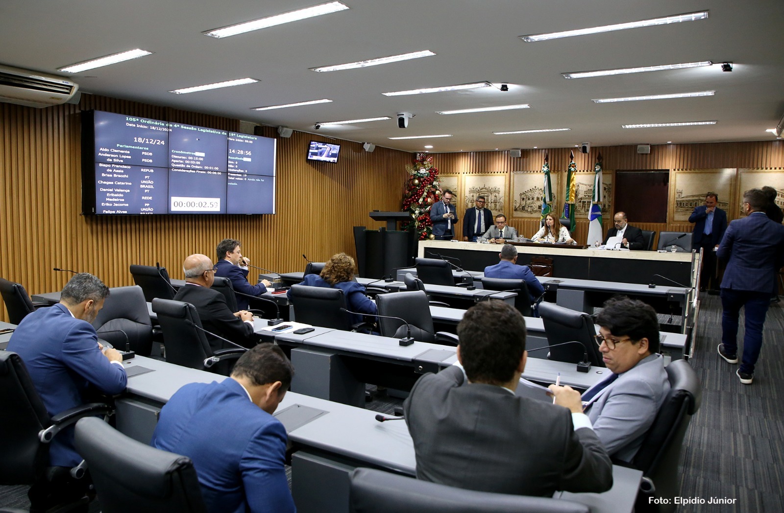 Vereadores aprovam orçamento de R$ 5,3 bilhões para Natal em 2025