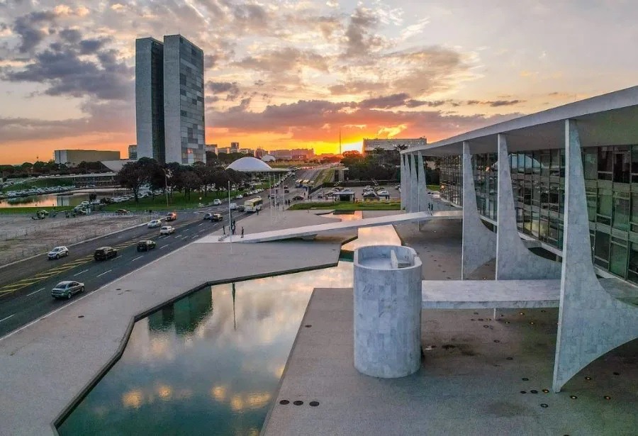 Governo manda recolher moedas de espelhos d’água do Planalto e do Alvorada para o caixa da União