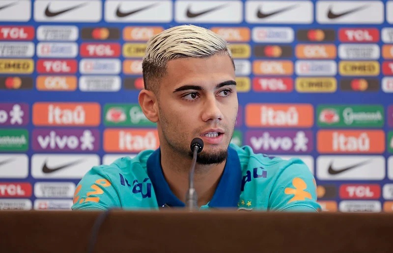 Palmeiras tenta contratação de ex-Flamengo que atua na Inglaterra