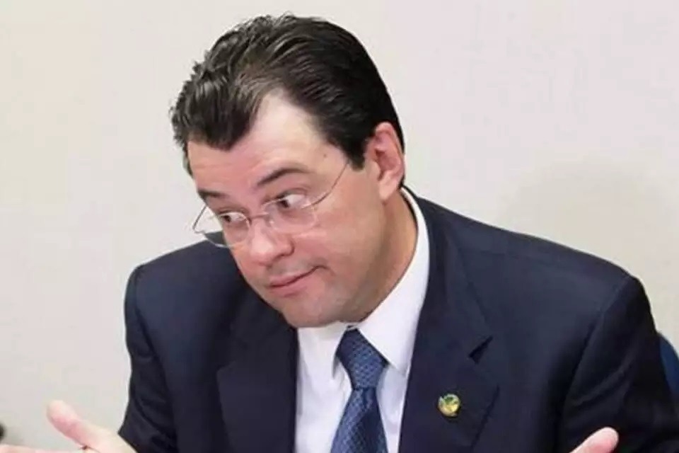 Relator da reforma que cria maior imposto do mundo faturou emenda milionária
