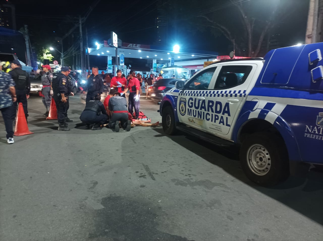 Mulher é esfaqueada pela companheira durante discussão na Praça Cívica, em Natal