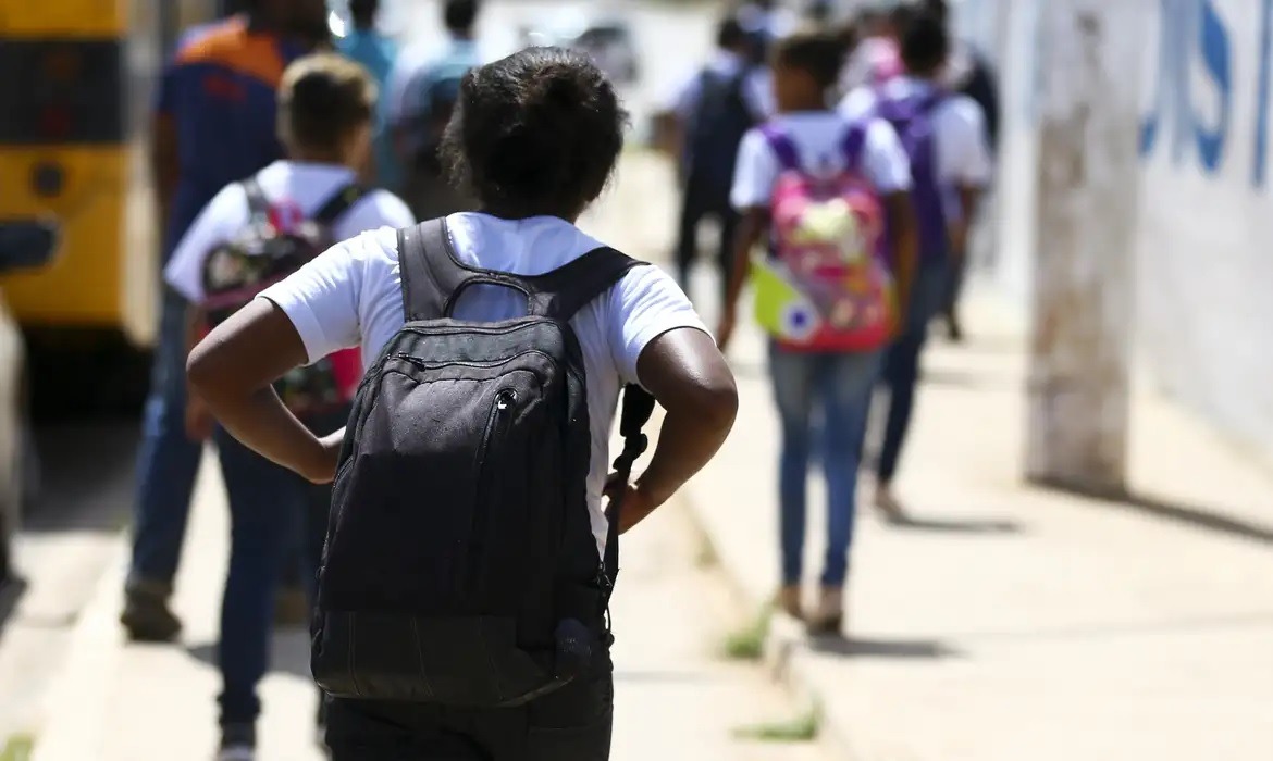 Pesquisa aponta acréscimo nas mensalidades escolares em Natal para 2025