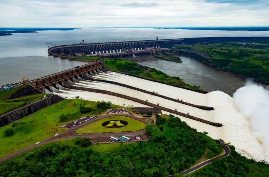 Itaipu amplia dívida milionária com gastos em eventos