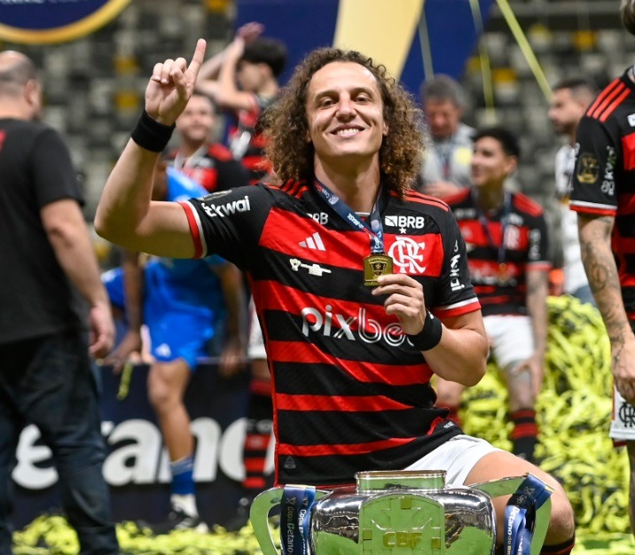 [VÍDEO] David Luiz critica forma que soube de saída do Flamengo: "Ou intencional ou amador"