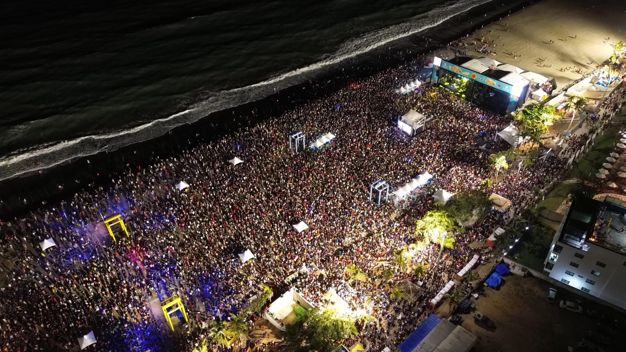 Mais de 70 mil pessoas curtiram 2ª noite de shows do Festival Vem Verão em Natal