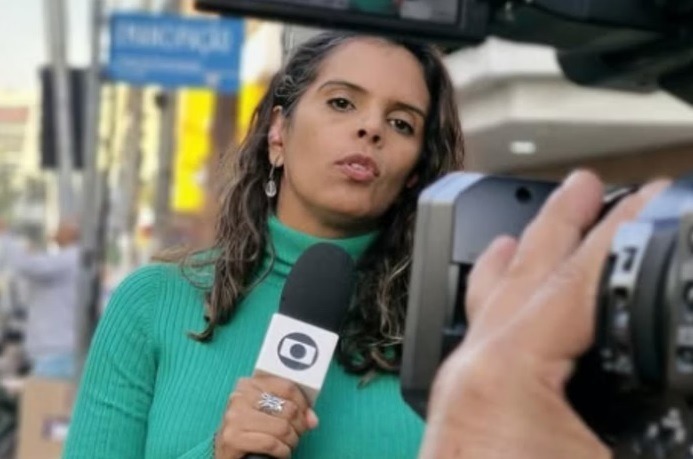 VÍDEO: “Medo”, diz repórter da Globo após ser “atacada” por baratas ao vivo