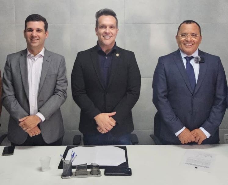 Presidente da Câmara Municipal empossa dois novos vereadores em Natal