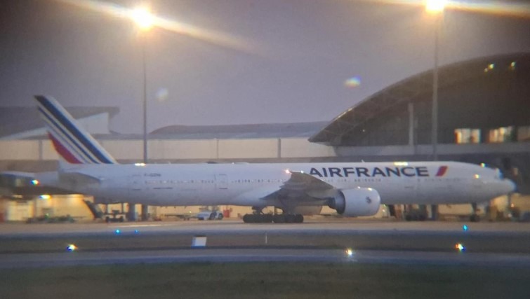 Avião faz pouso de emergência para desentupir banheiro após passageiro deixar lavabo inutilizável