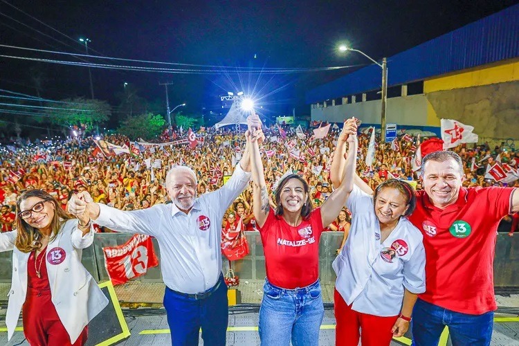 Lula gastou R$ 1,4 milhão em voos da FAB para fazer palanque a aliados, incluindo Natália Bonavides, em Natal