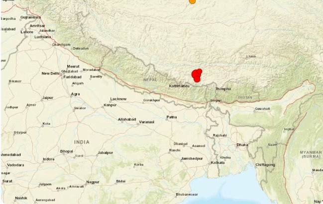 Forte terremoto mata 95 e fere outros 130 entre o Tibete e o Nepal