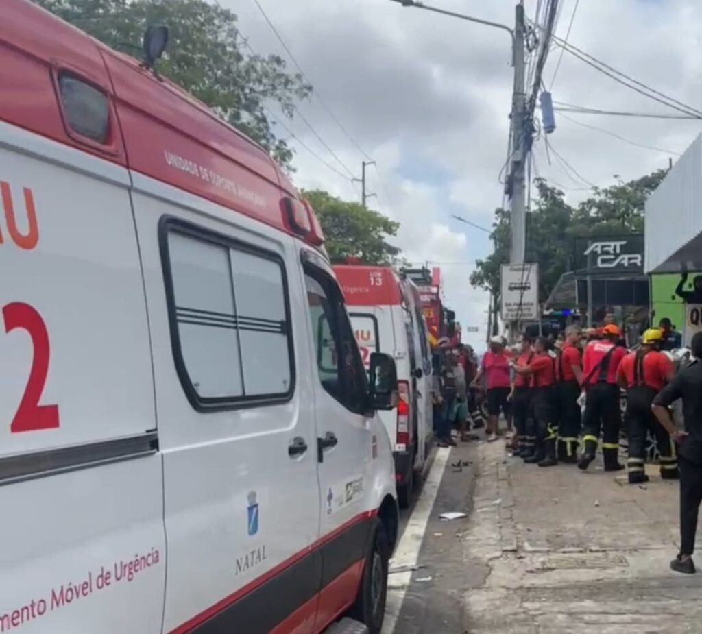 VÍDEO: Acidente entre quatro veículos deixa vítima fatal na Avenida Prudente de Morais, em Natal