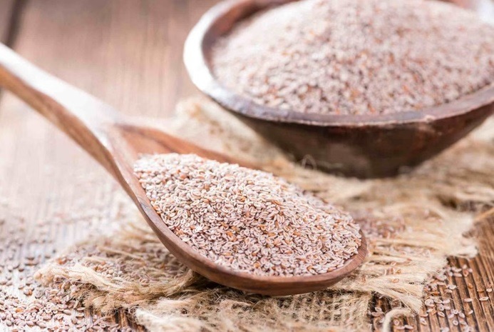 Ozempic natural? Conheça os riscos e contraindicações do psyllium