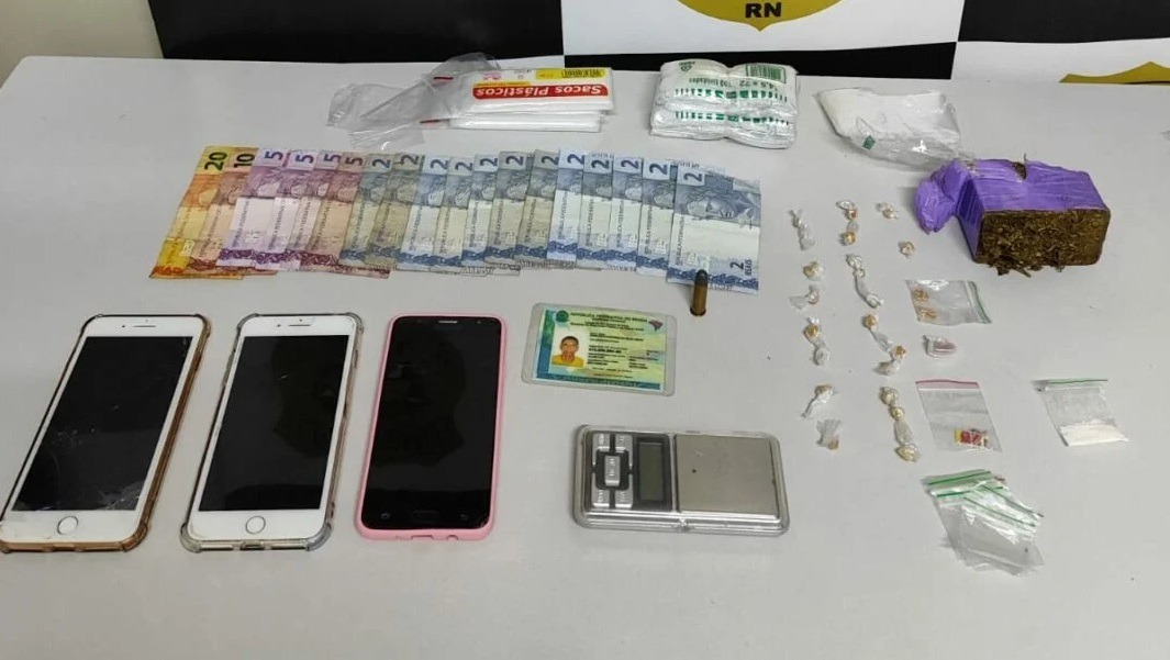 Suspeitos de tráfico e intimidação de moradores em condomínio são presos na Grande Natal