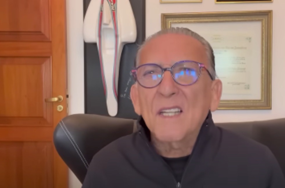 Galvão Bueno exalta Real x Barcelona e detona estaduais no BR: “Ridículo e triste”