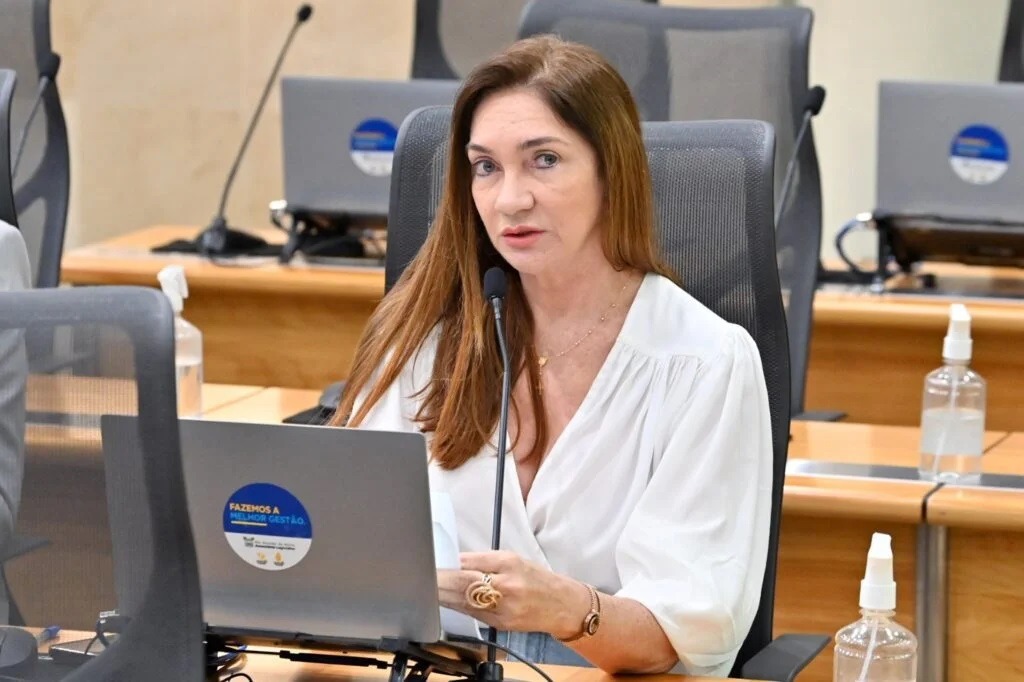 Governo do RN atrasa repasses financeiros aos municípios; deputada cobra regularização 