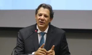 Haddad diz que isenção do IR para rendimentos de até R$5 mil fica para 2026
