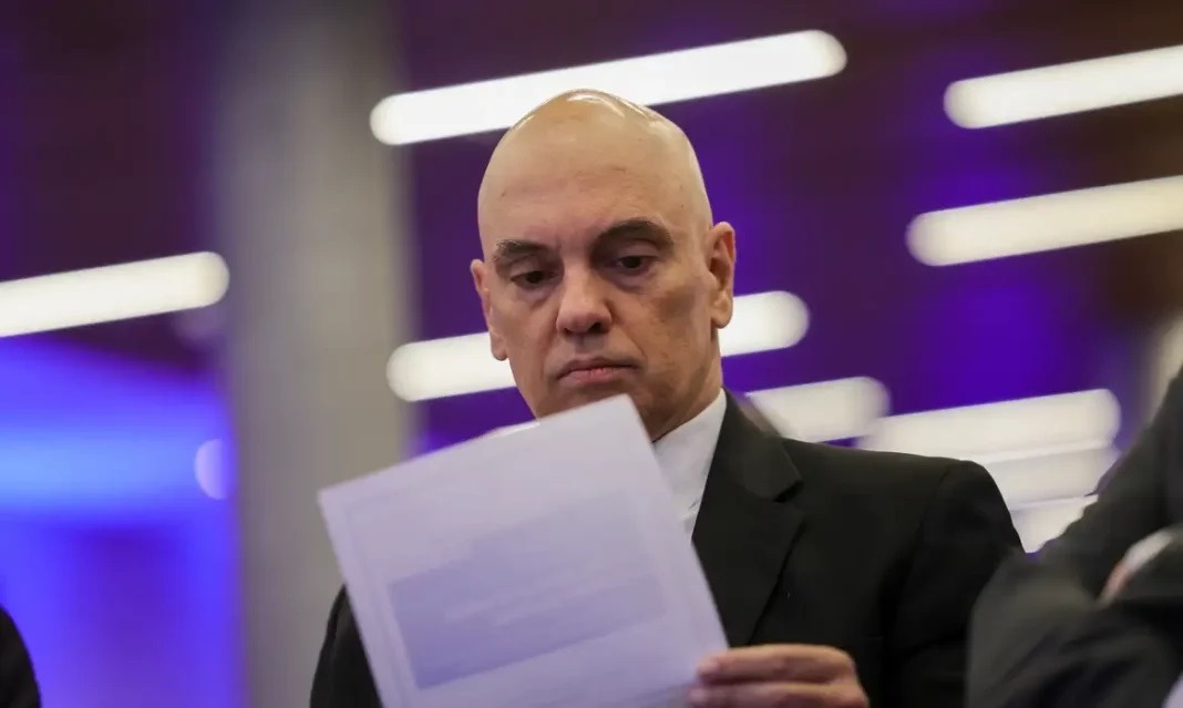 Moraes pede à PGR análise do pedido de liberação de Bolsonaro para posse de Trump