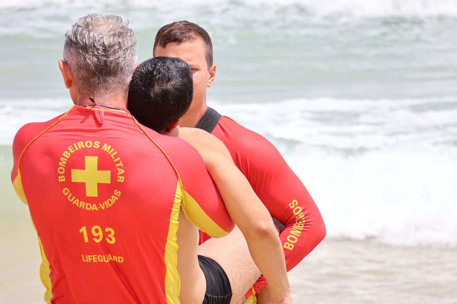 Bombeiros já salvaram 71 pessoas vítimas de afogamento nas praias do RN em 2025