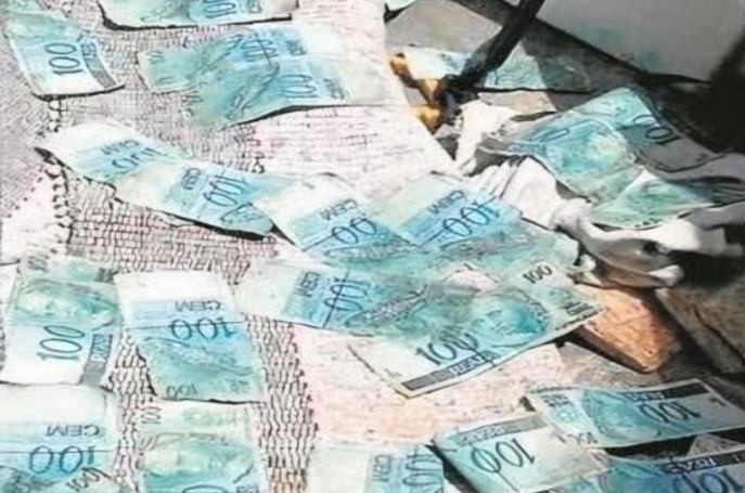 Para escapar do flagrante, suspeitos de tráfico de drogas jogam dinheiro no rio Potengi