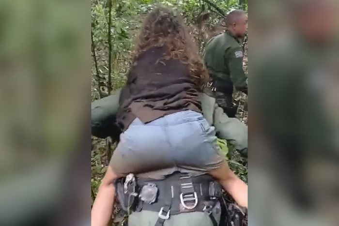 VÍDEO: Veja resgate da menina de 12 anos após queda helicóptero em SP