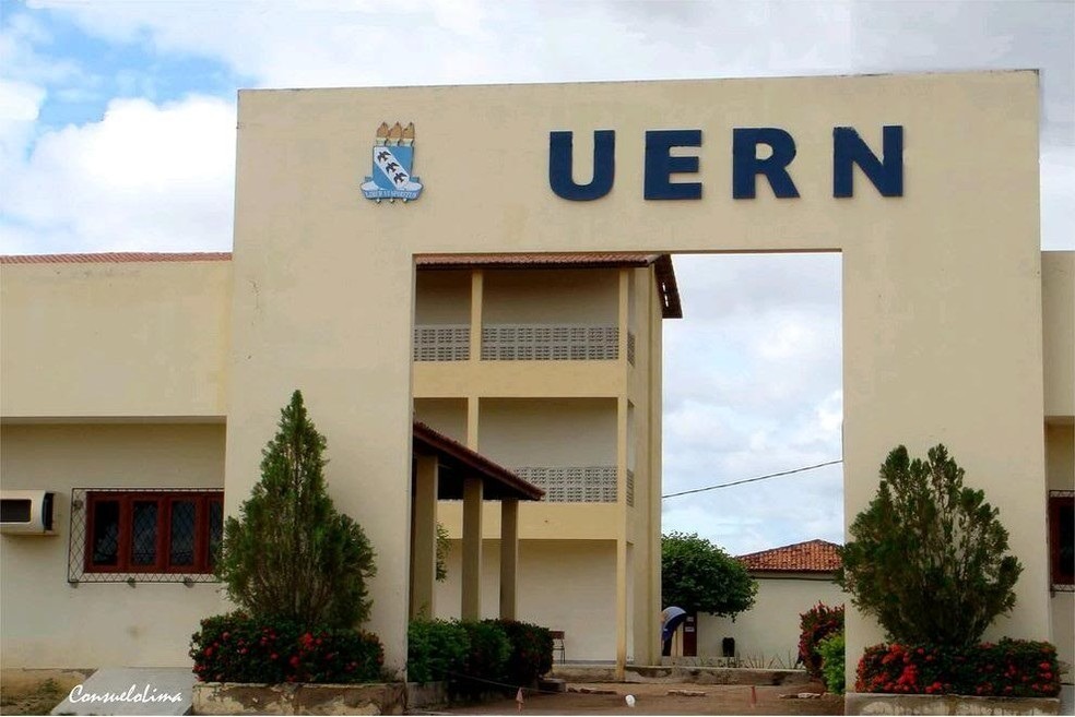 Reitora anuncia suspensão de concurso para professor da UERN