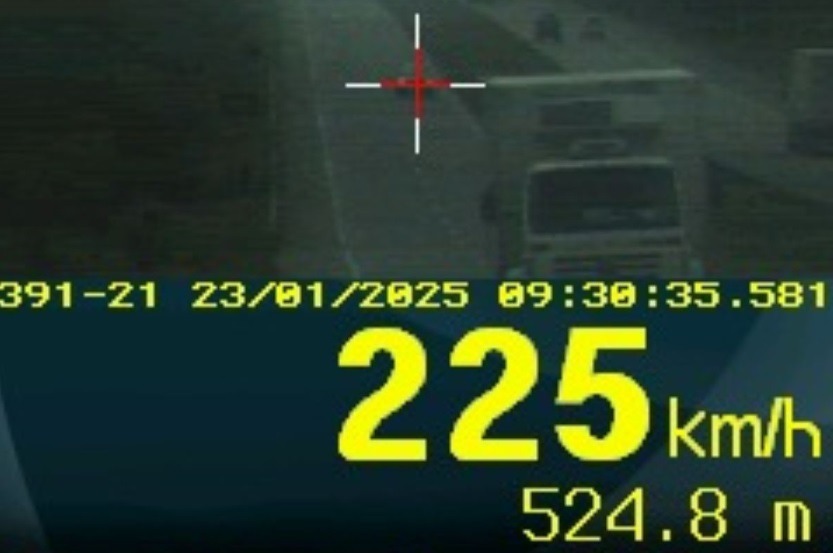 PRF flagra veículo a 225 km/h durante operação na BR-101, em Canguaretama 