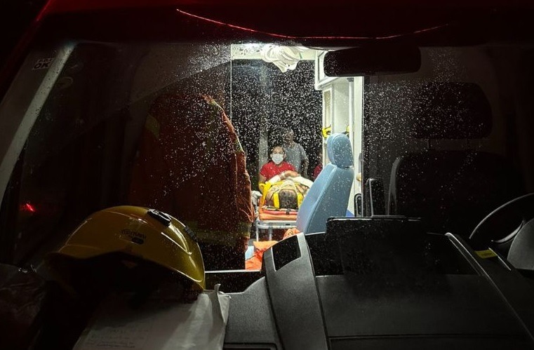 Bombeiros resgatam vítima de acidente na BR-304, em Mossoró