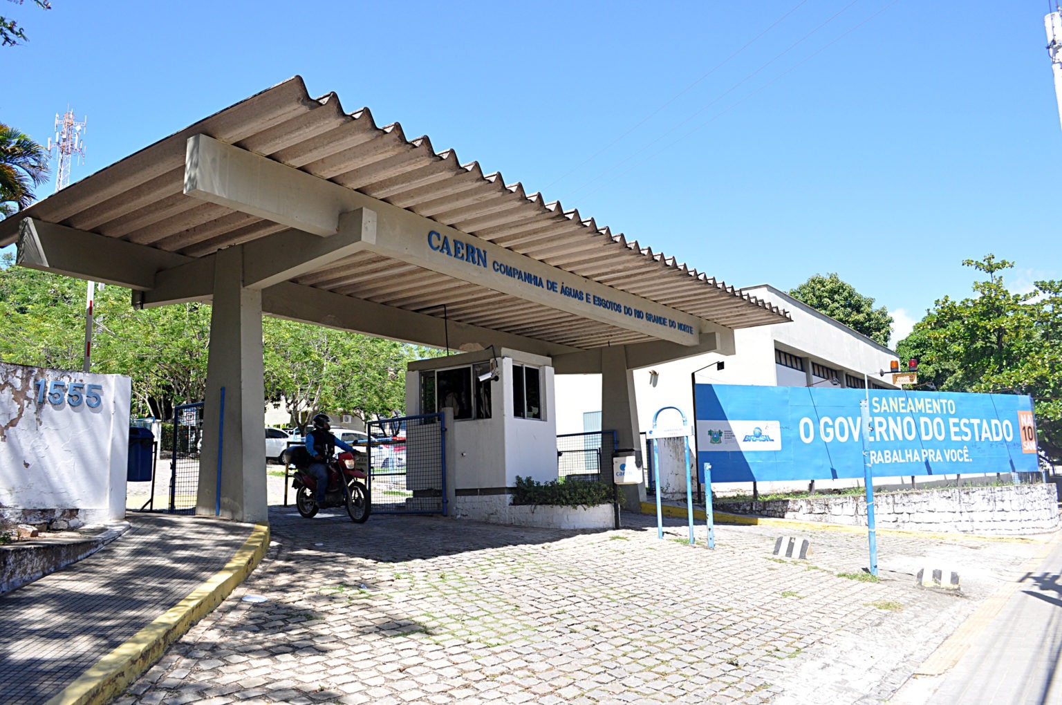 Caern trabalha para restabelecer abastecimento de água em Macau e Guamaré