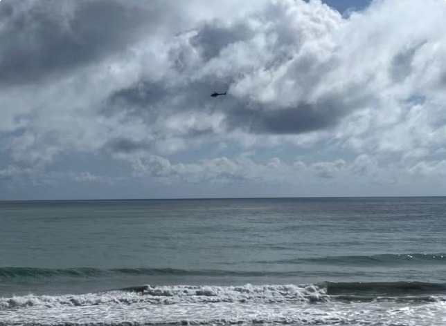 Adolescente de 14 anos desaparece em praia de Natal e bombeiros fazem buscas
