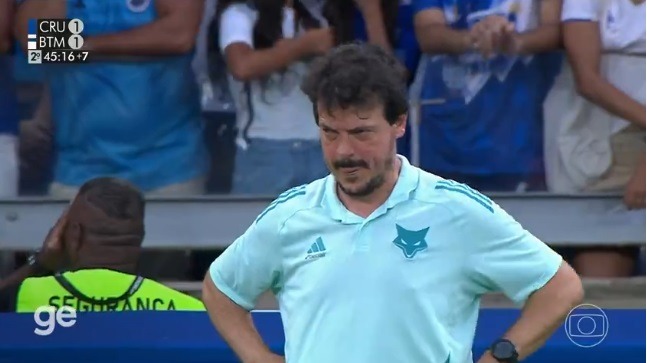 Cruzeiro anuncia a saída do técnico Fernando Diniz