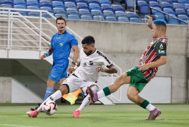 ABC joga mal, mas cumpre obrigação e vence Baraúnas