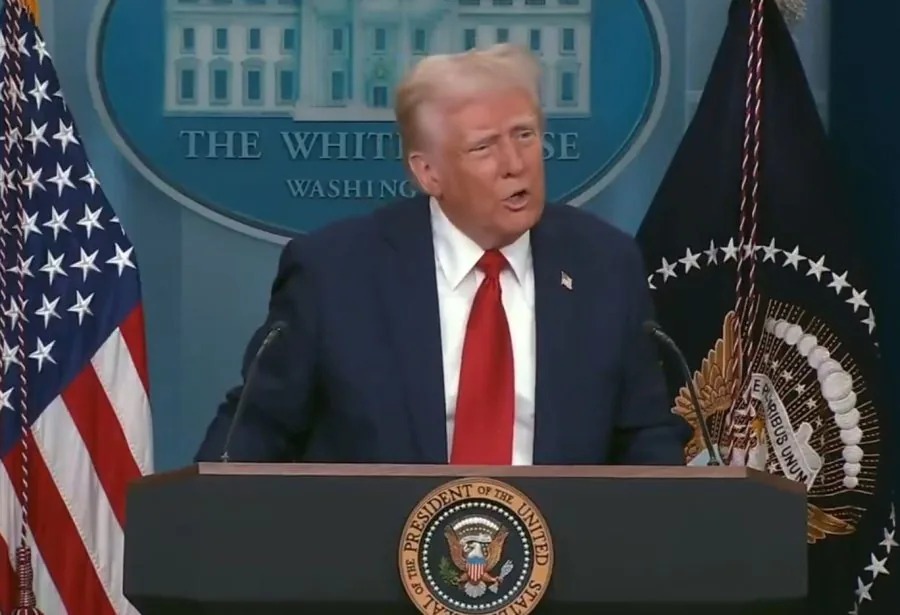 Trump confirma que “não há sobreviventes” em acidente entre avião e helicóptero nos EUA