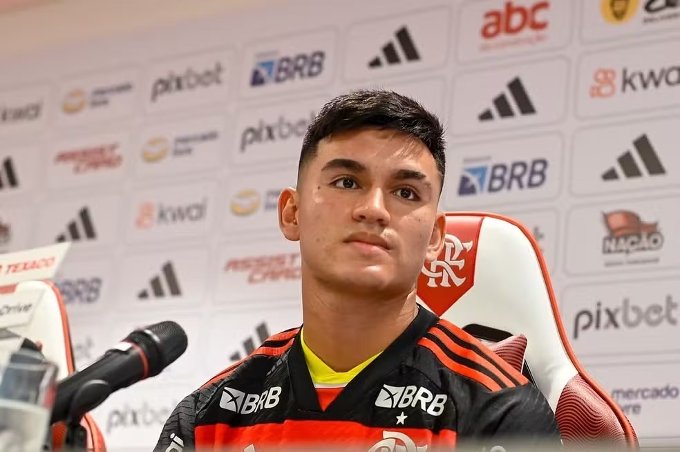 Flamengo surpreende e empresta jogador para clube da Premier League