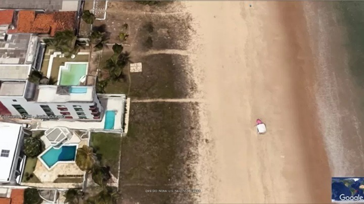 Justiça manda demolir parte de condomínio que invadiu praia
