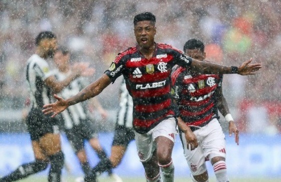 Flamengo vence o Botafogo e fatura o tricampeonato da Supercopa do Brasil; veja os gols