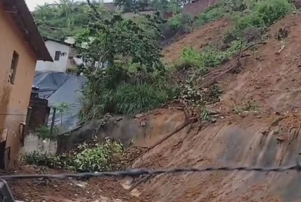 Mãe e filha morrem após deslizamento no Recife; total de mortos por causa das chuvas vai a 6